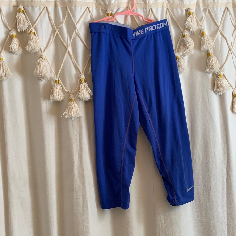 Nike pro combat dry fit capris